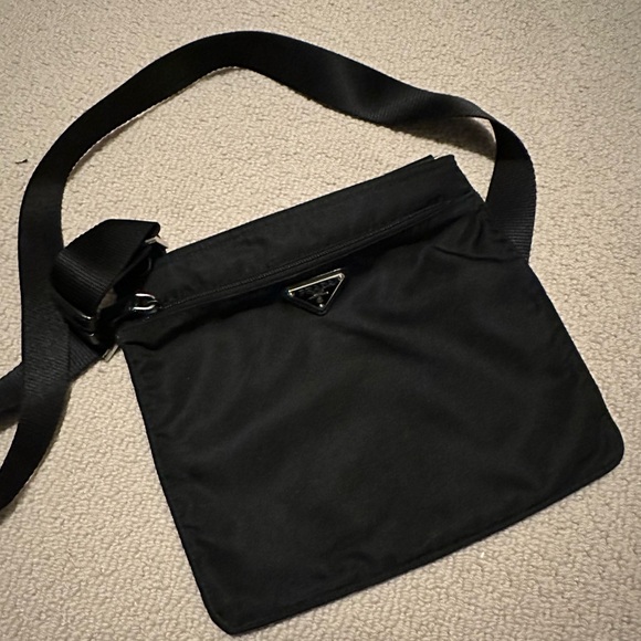 Authentic Prada Vela Nylon Messenger Crossbody Bag - Picture 6 of 7
